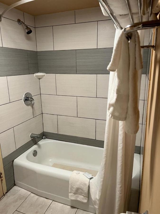 רוקפורד Hotel Weston Rfd מראה חיצוני תמונה