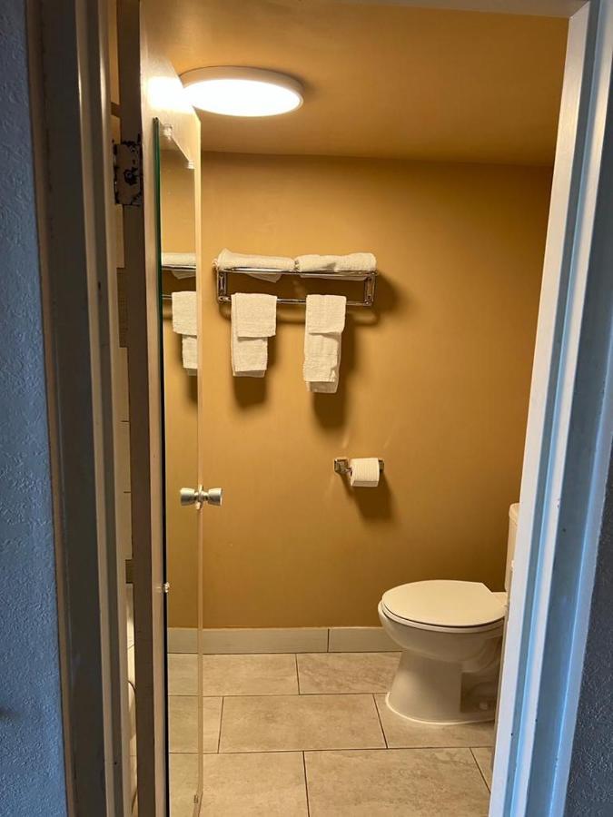 רוקפורד Hotel Weston Rfd מראה חיצוני תמונה